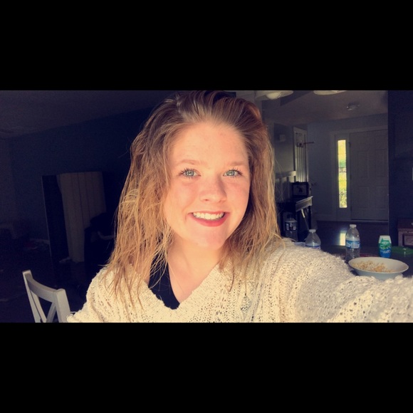 Meet your Posher, Taylor - Picture 1 of 1